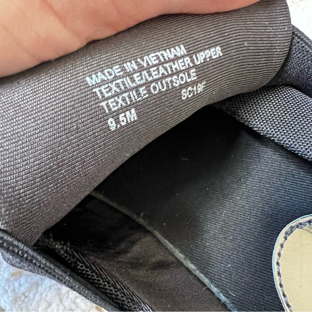 Michael Kors fashion sneakers 9.5 - Picture 15 of 16
